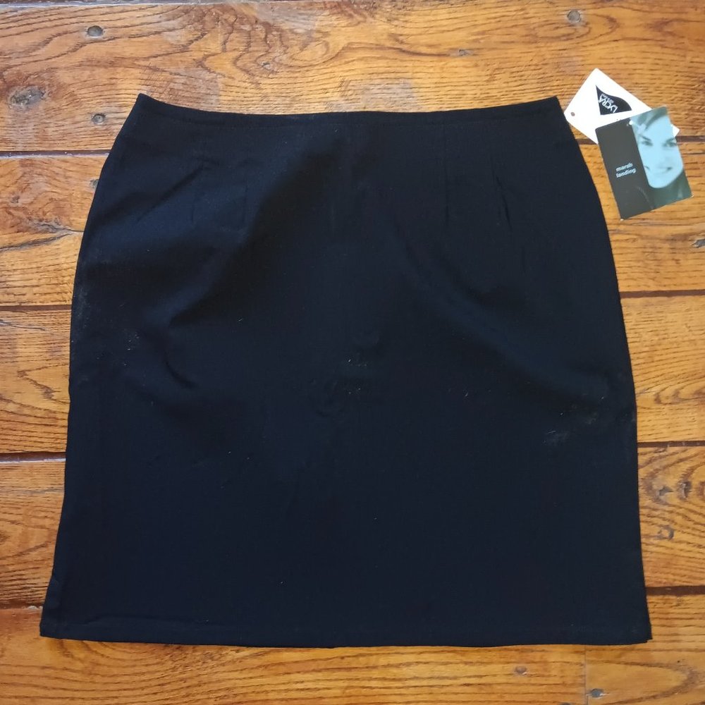 Black Women's Dress Skirt NWT Size 10